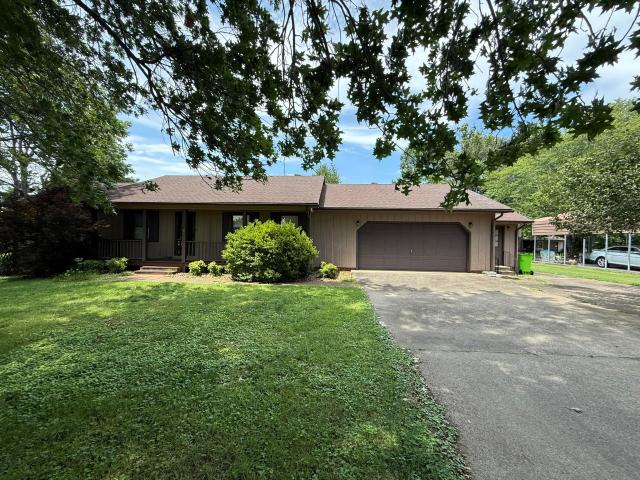 House for sale in Mayfield, Kentucky