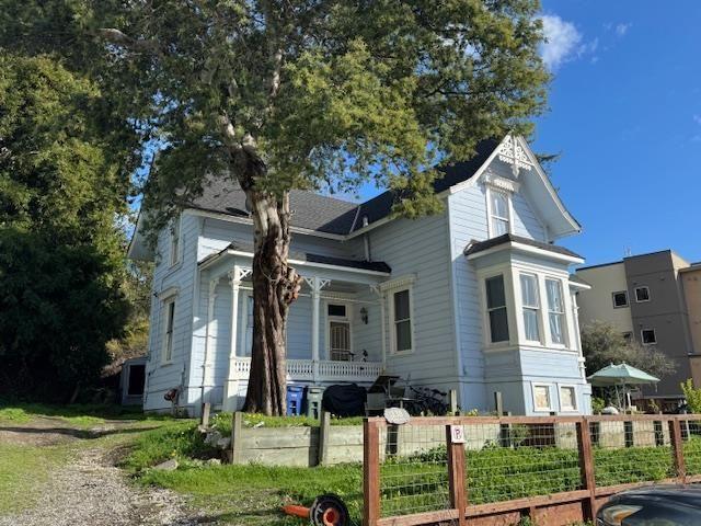 Duplex for sale in Santa Cruz, California
