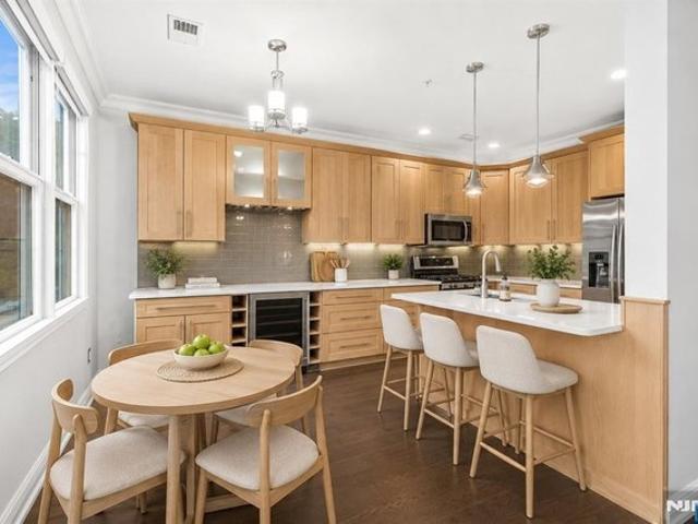 Condo for sale in Hudson, New Jersey