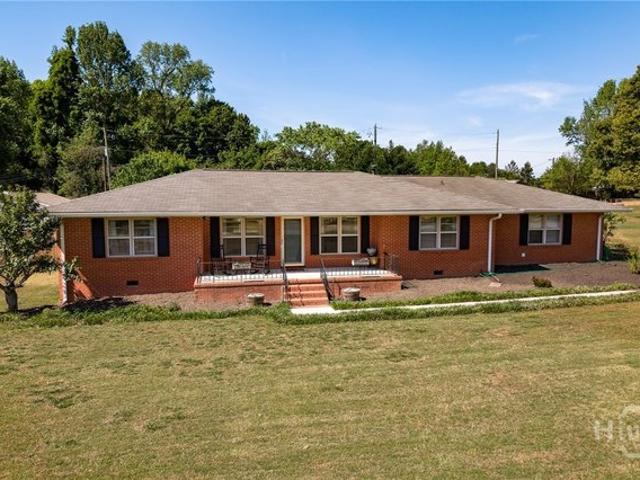 House for sale in Hull, Georgia