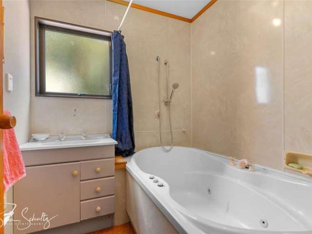 Apartment for rent in Paparoa, Northland