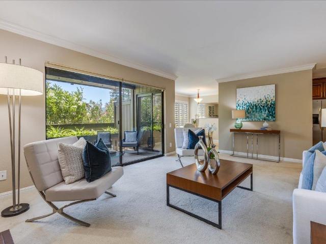 Condo for sale in San Carlos