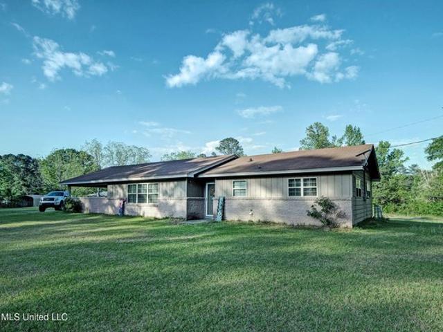 House for sale in Braxton, Mississippi