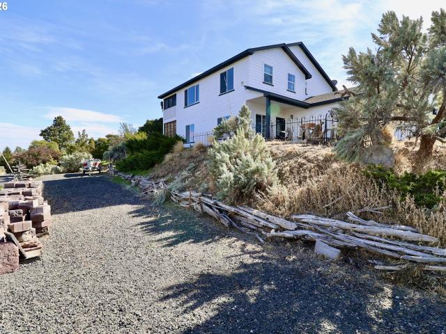 House for sale in Hat Rock Tracts, Hermiston