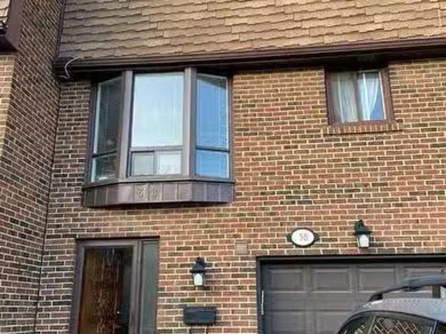 Condo for sale in Mississauga Valleys, Mississauga