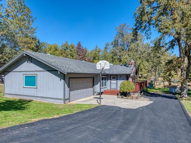 House for sale in Auberry, California