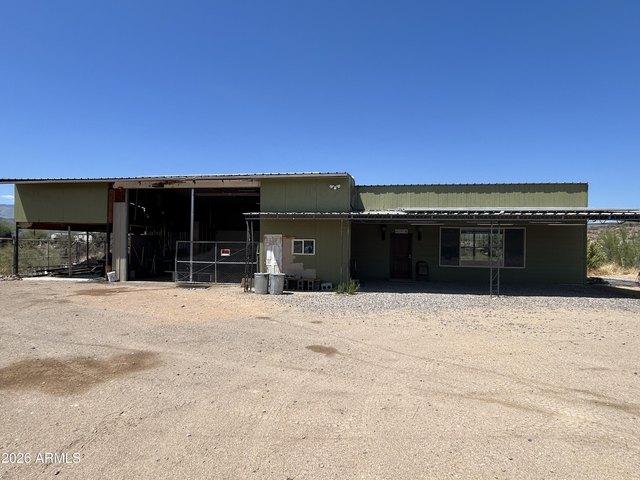 House for sale in Black Canyon City, Arizona