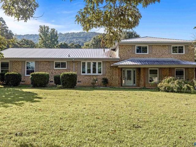 House for sale in Flat Rock, Alabama