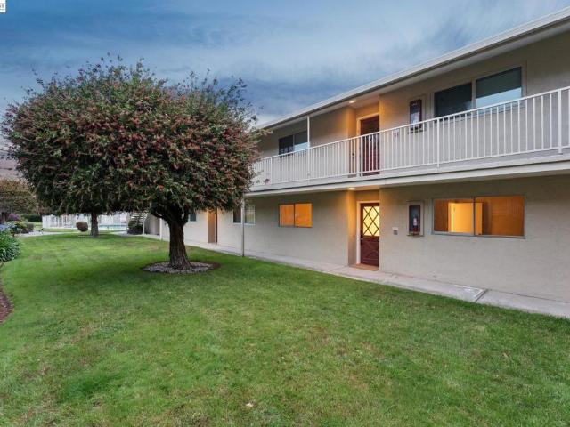 Condo for sale in Alameda, California