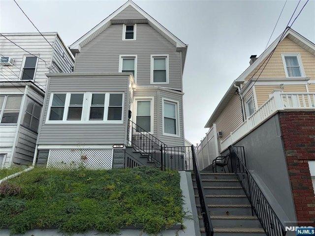 House for sale in Hudson, New Jersey