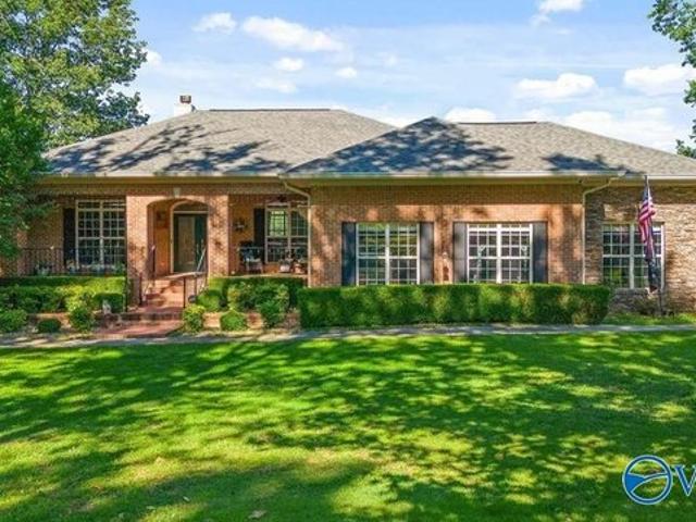 House for sale in Guntersville, Alabama