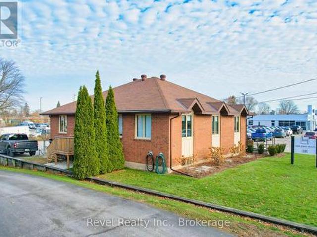 Commercial for rent in Collingwood, Ontario