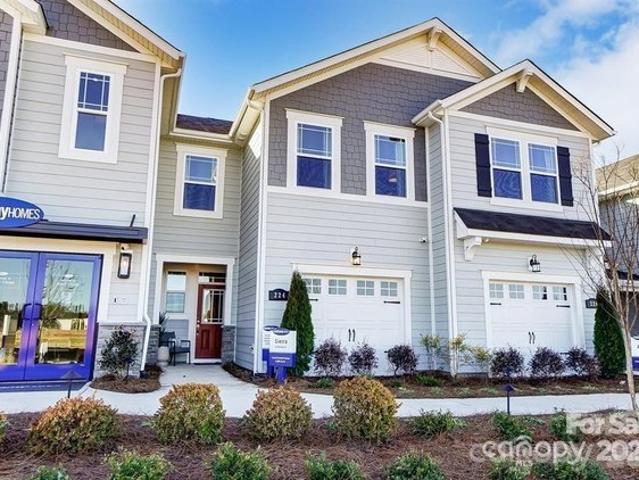 Townhouse for sale in Clover, South Carolina