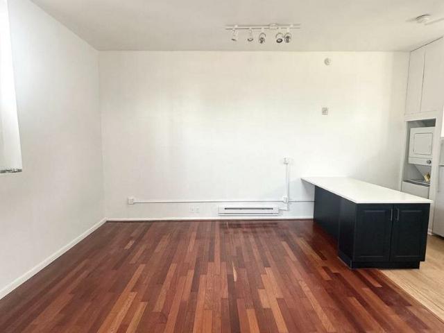 Condo for rent in Camden