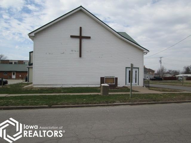 House for sale in Chariton, Iowa