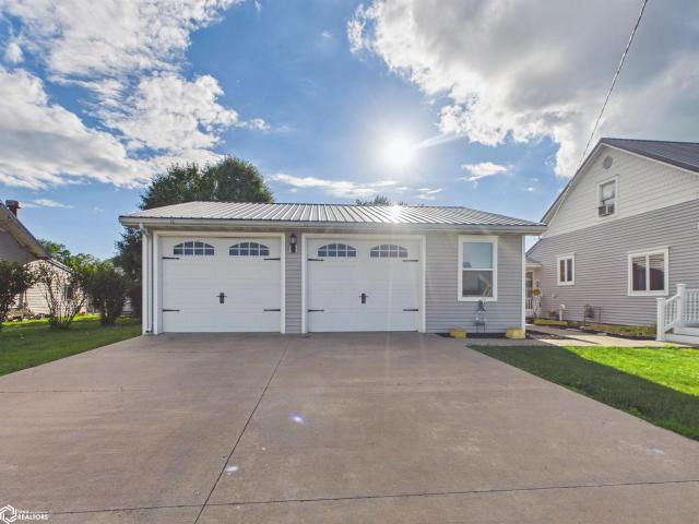 House for sale in Mahaska, Iowa