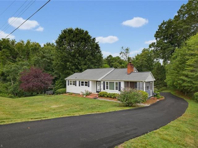 House for sale in Pfafftown, North Carolina