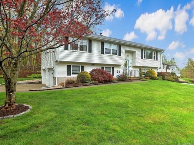 House for sale in Hamden, Connecticut