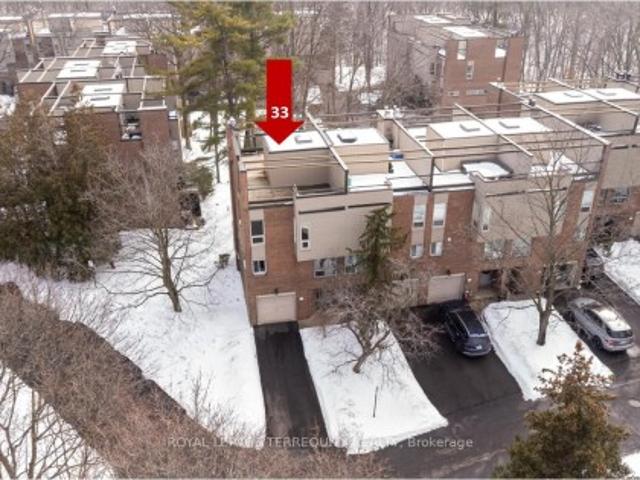 Townhouse for sale in Oakville, Ontario