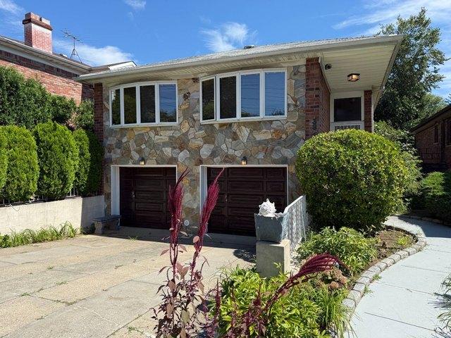 House for sale in Queens, Arverne