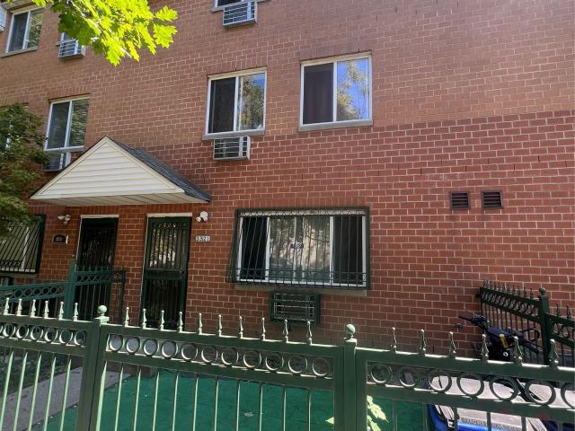 House for sale in Queens, Arverne