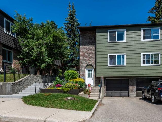 Townhouse for sale in Northwest, Alberta