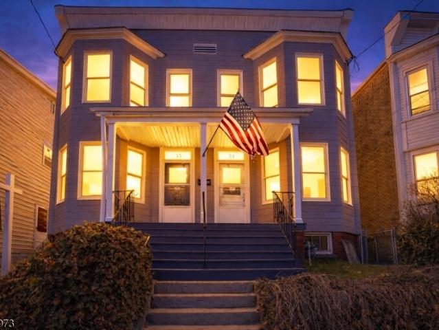 House for sale in Elizabeth, New Jersey