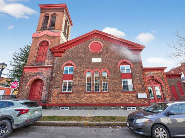 House for sale in Saratoga, New York