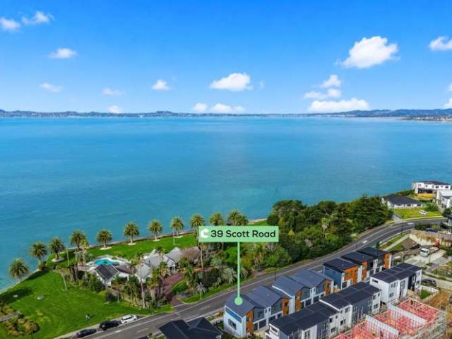 Townhouse for sale in Paremoremo