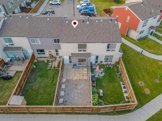 Townhouse for sale in Penbrooke Meadows, Calgary