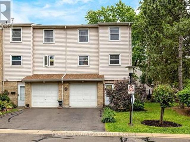 Townhouse for sale in Mississauga, Ontario