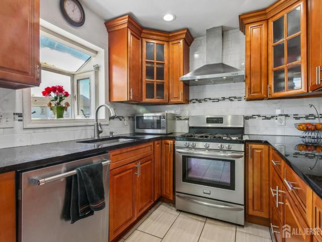 House for sale in Woodbridge Oaks, Woodbridge Township