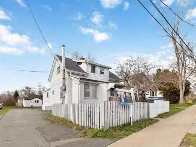 House for sale in Dartmouth, Nova Scotia