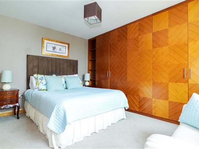 House for sale in Barna