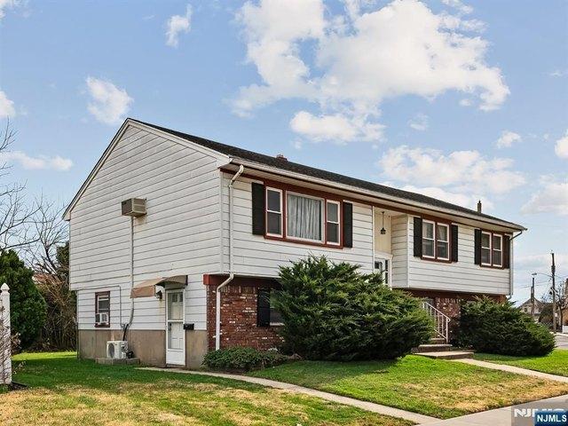 House for sale in Little Ferry, New Jersey