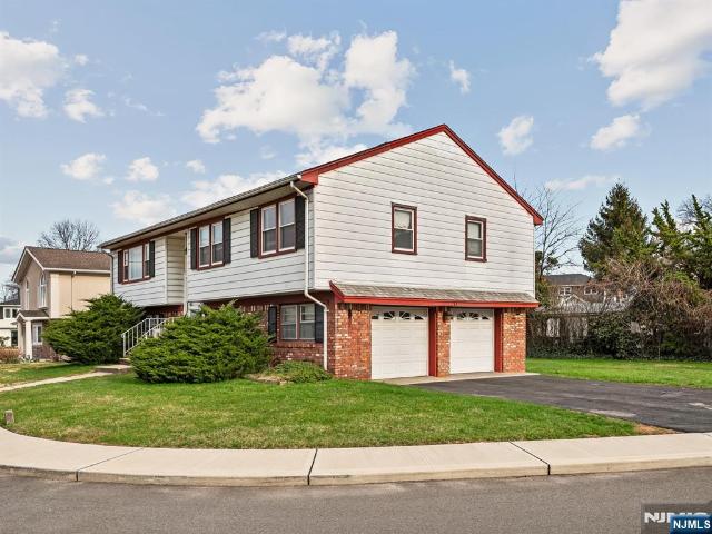 House for sale in Little Ferry, New Jersey