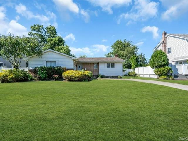 House for sale in Huntington, New York