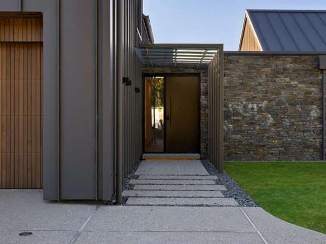 House for sale in Otakou