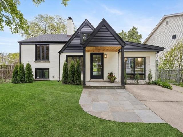 House for sale in Clarendon Hills, Illinois