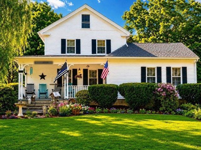 House for sale in New Braintree, Massachusetts