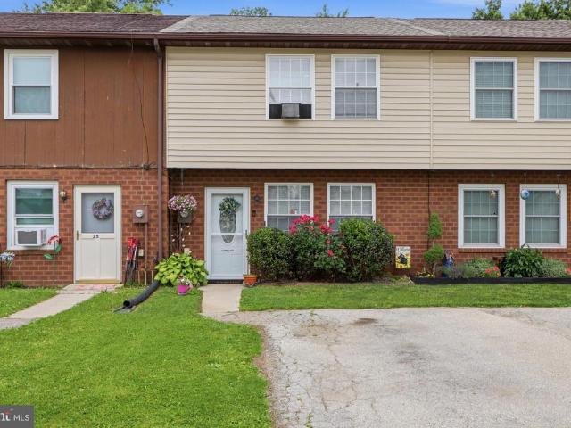 Townhouse for sale in New Oxford, Pennsylvania
