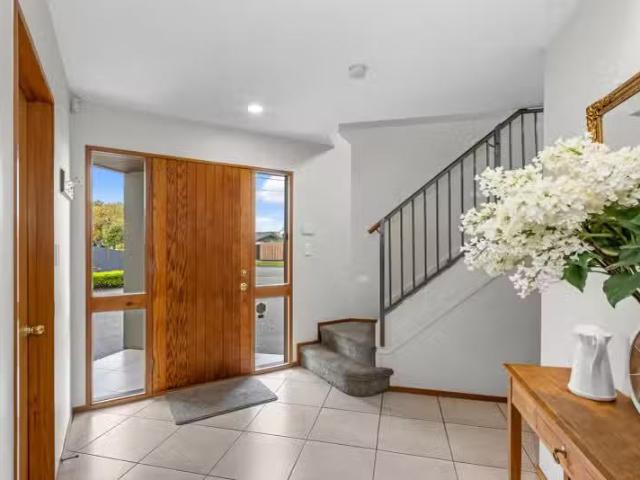 House for sale in Chaslands, Canterbury