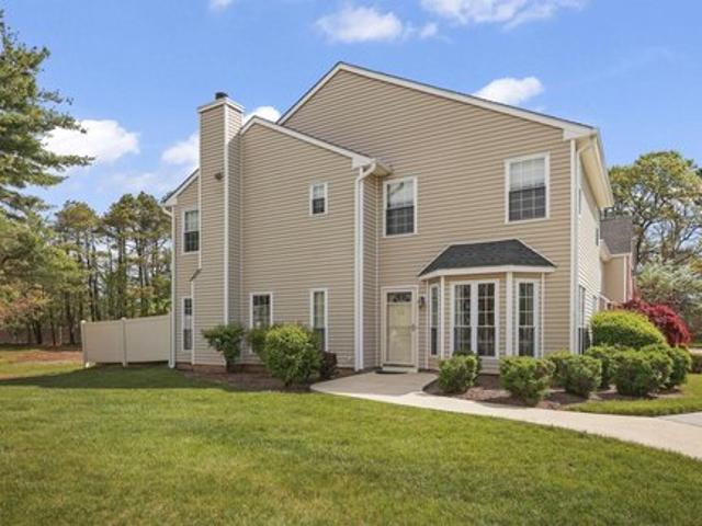 Townhouse for sale in Monmouth, New Jersey