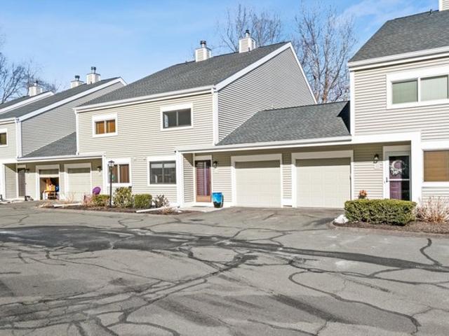 Townhouse for sale in Bethel, Connecticut