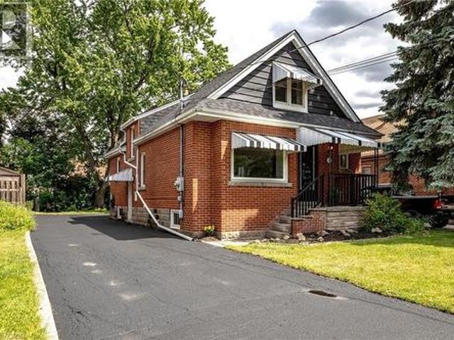 House for sale in Ancaster, Ontario