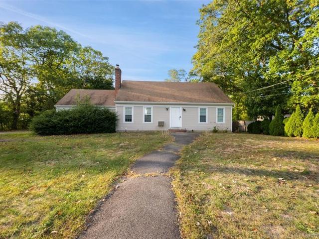 House for sale in Miller Place, New York