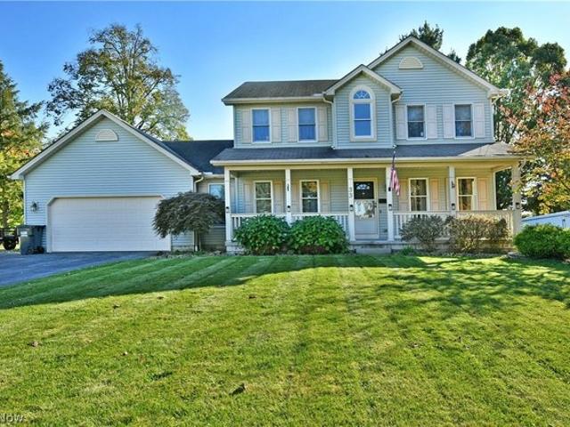 House for sale in Woodland Trails, Canfield