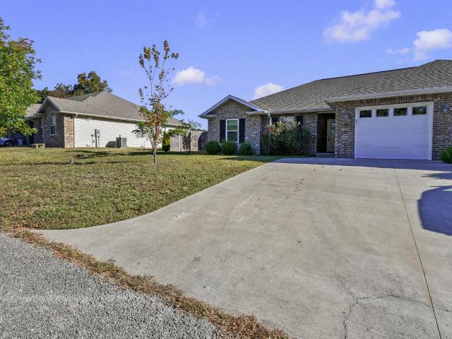 House for sale in Blue Eye, MO, Stone County