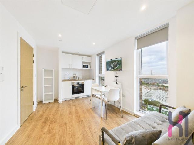 Studio for rent in Charlestown, Salford