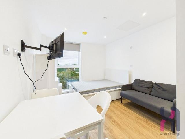 Studio for rent in Salford, Greater Manchester